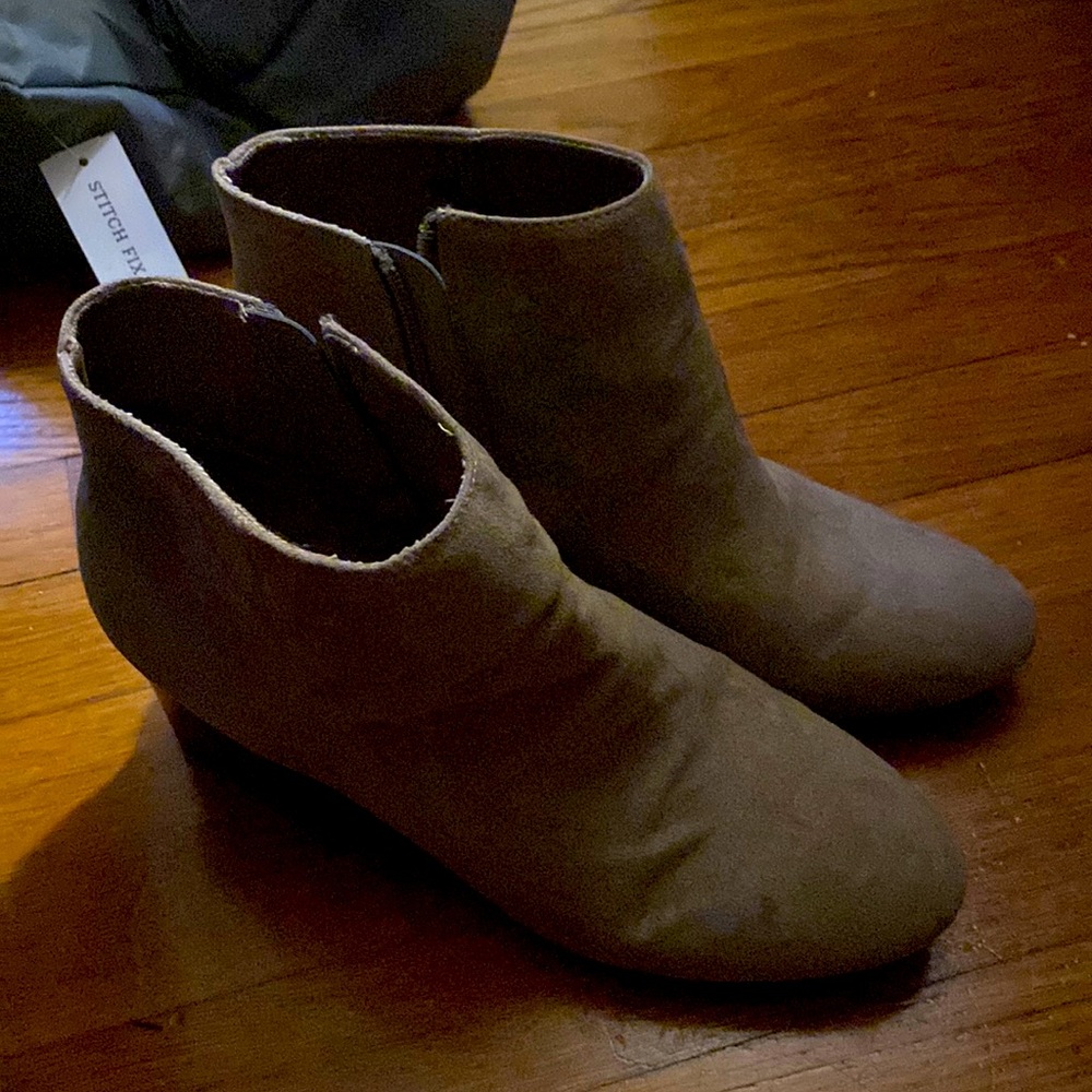 Mia suede Heel Bootie 9.5 stitch fix